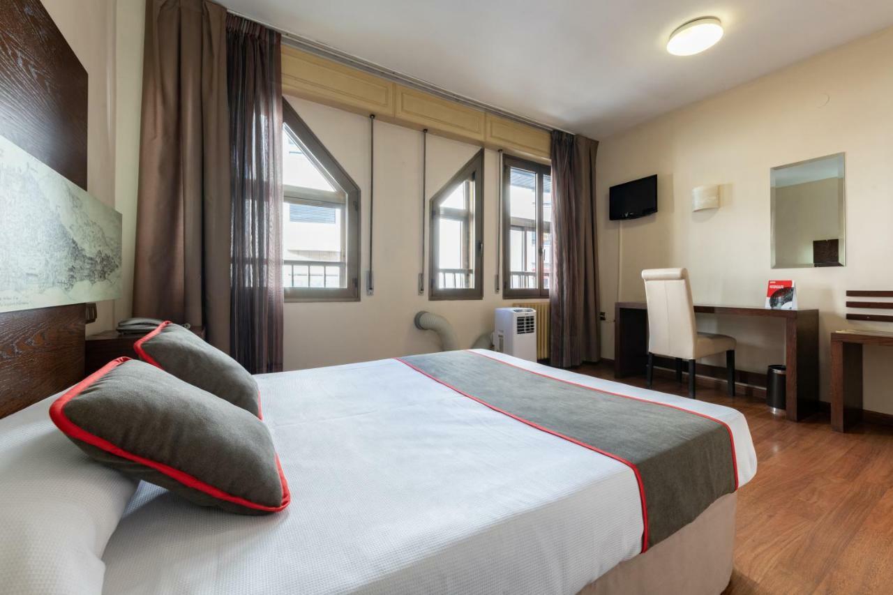 Oyo Hotel Francabel Куенка Екстериор снимка