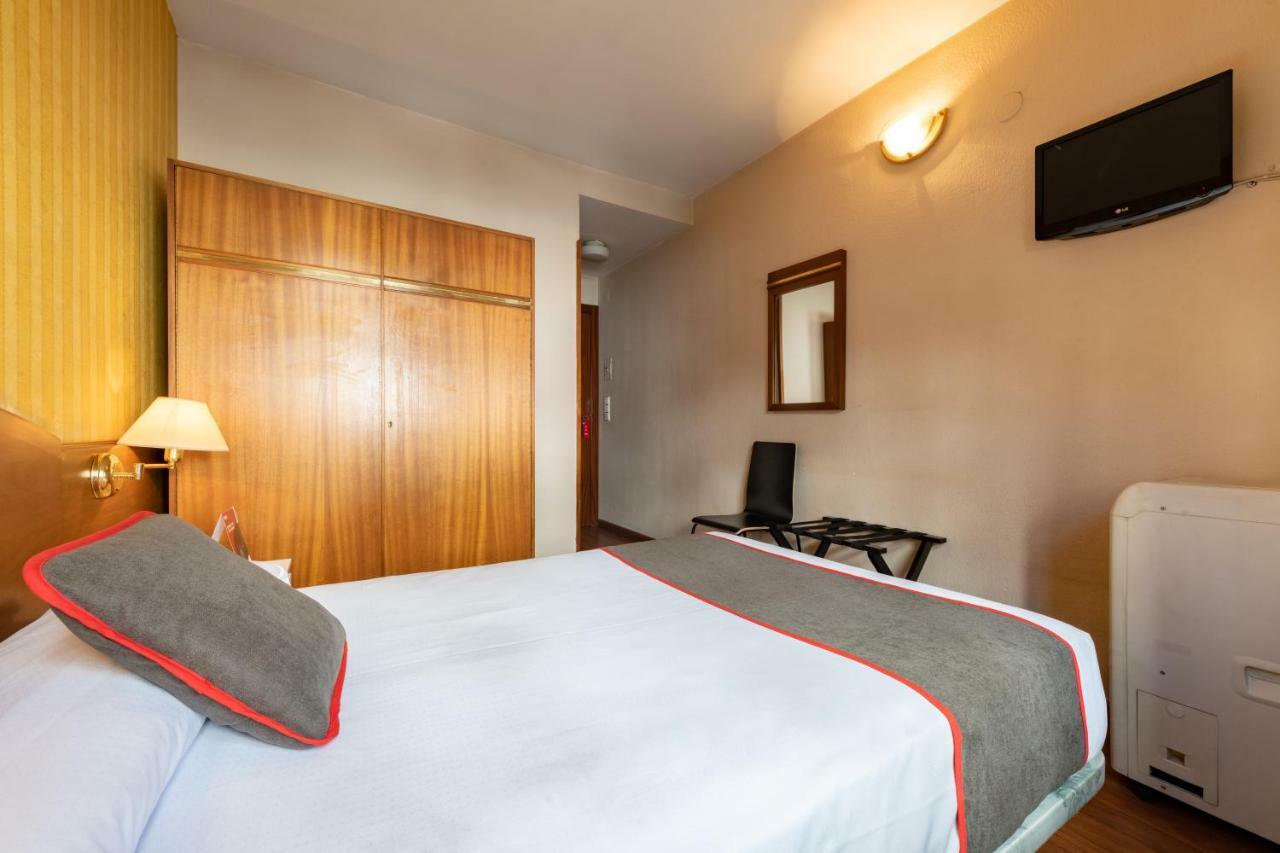 Oyo Hotel Francabel Куенка Екстериор снимка