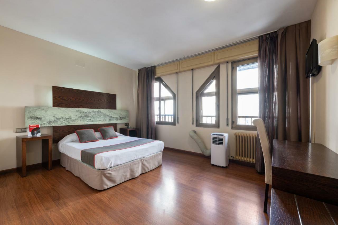 Oyo Hotel Francabel Куенка Екстериор снимка